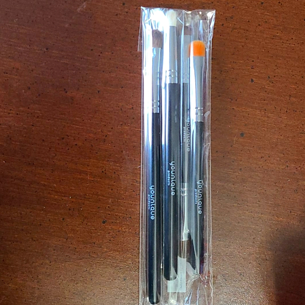 4 piece Younique Eye Brush Set